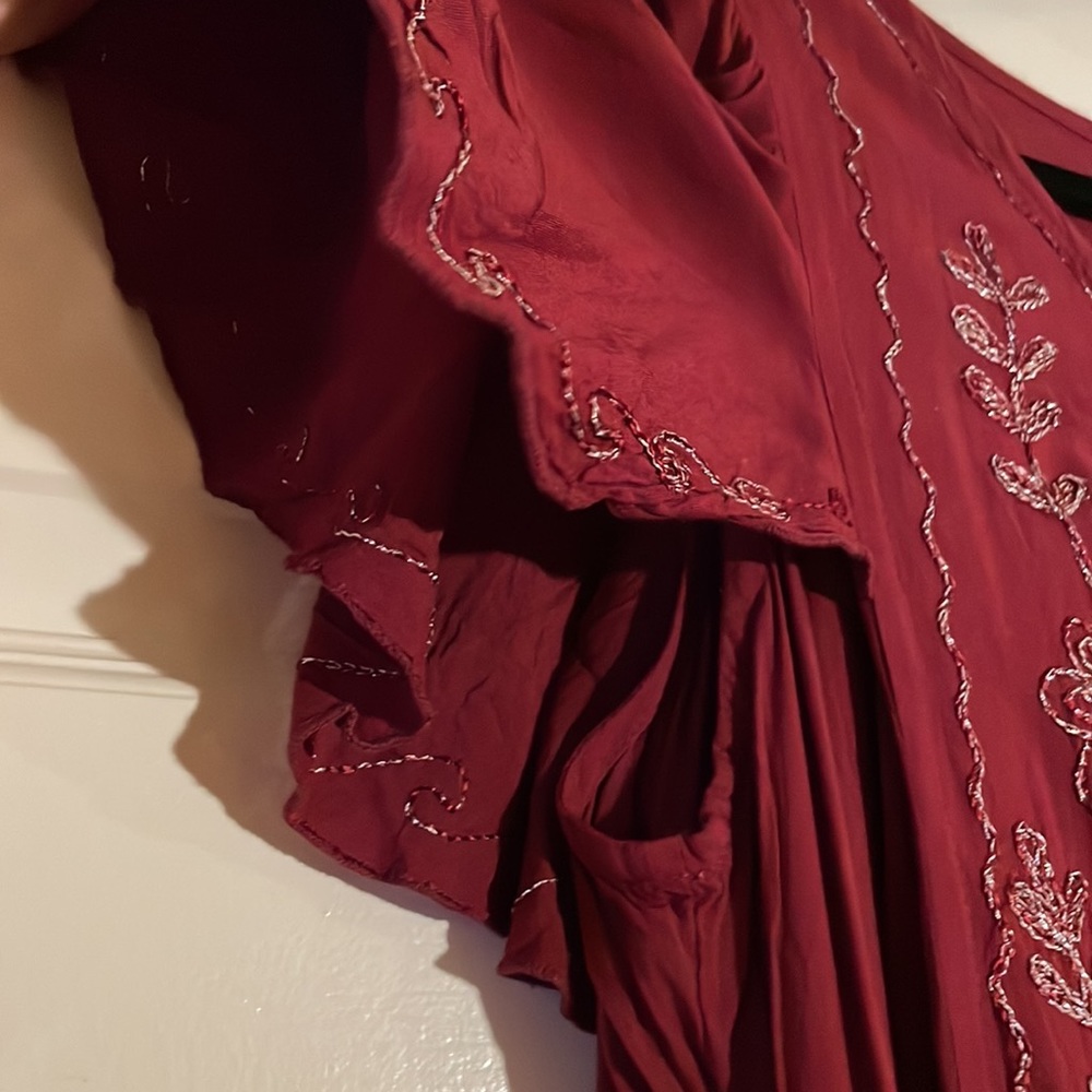 Beautiful Dress - Picture 5 of 8